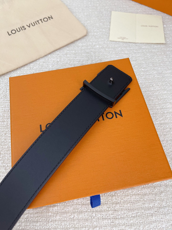 l0*is V*t0n belt