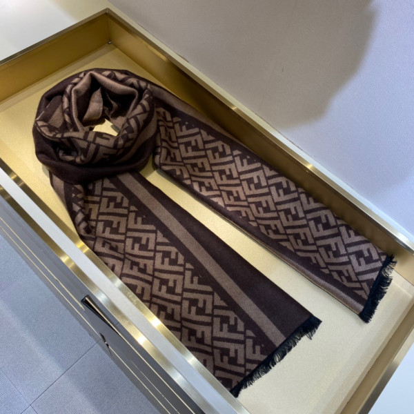 F**di scarf