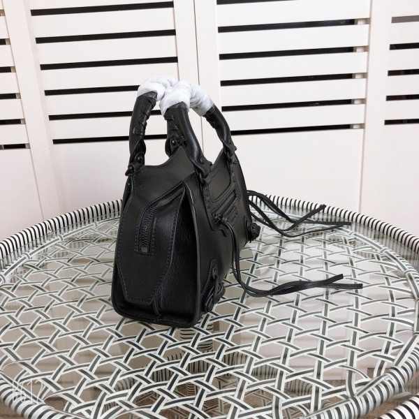 Ba*len*cia*ga neo classic mini top handle bag