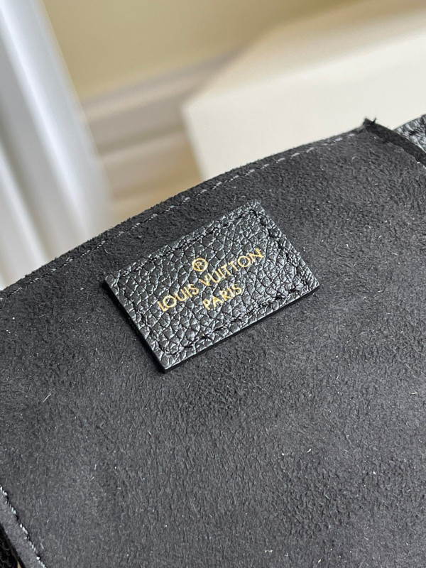 l0*is V*t0n petit sac plat