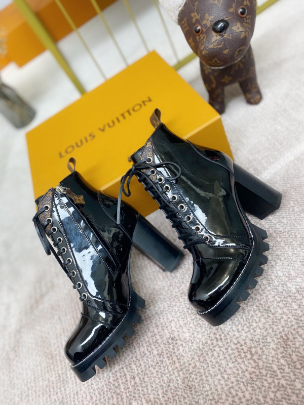 l0*is V*t0n star trail ankle boot