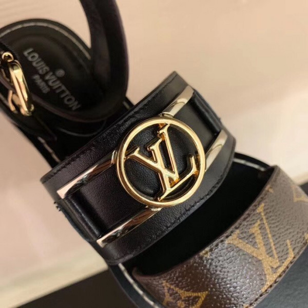 l0*is V*t0n academy flat sandal