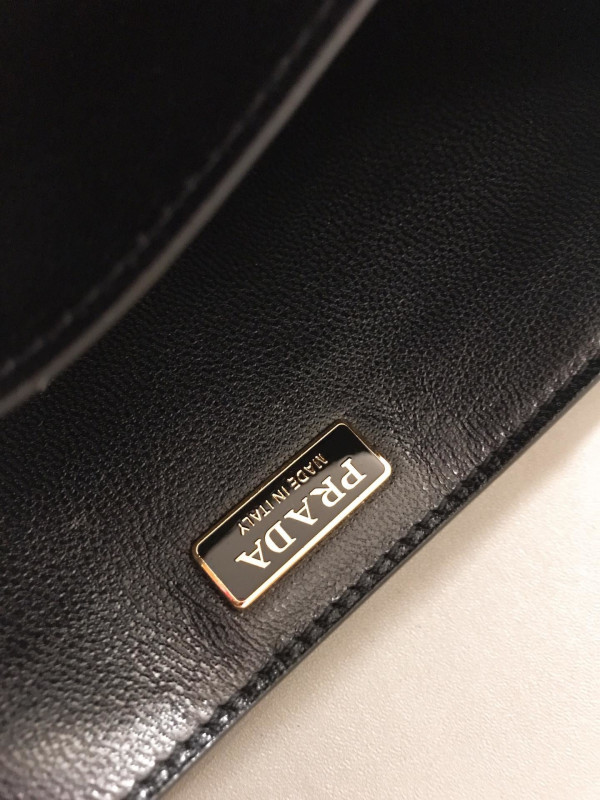 Pra*a cahier leather shoulder bag