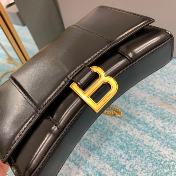 Ba*len*cia*ga hourglass wallet on chain