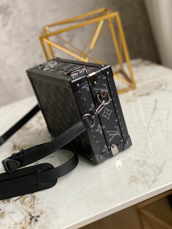 l0*is V*t0n clutch box