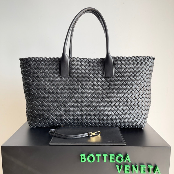 bo*te*ga Ve*ne*ta medium andiamo