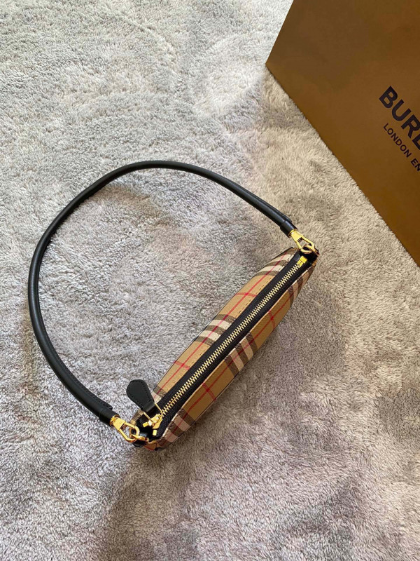 B**rry olympia pouch