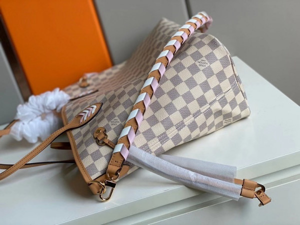 l0*is V*t0n neverfull mm