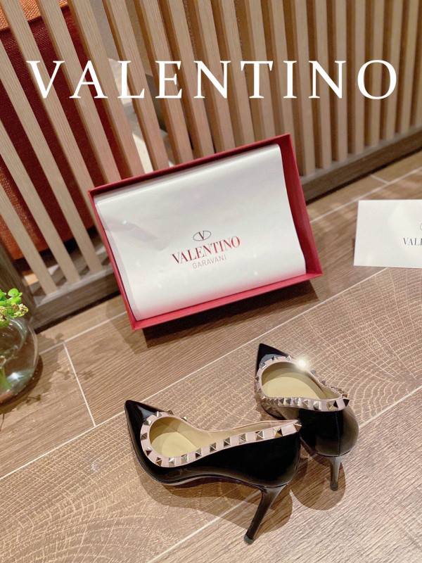 VALENTINO ROCKSTUD HIGH HEELS