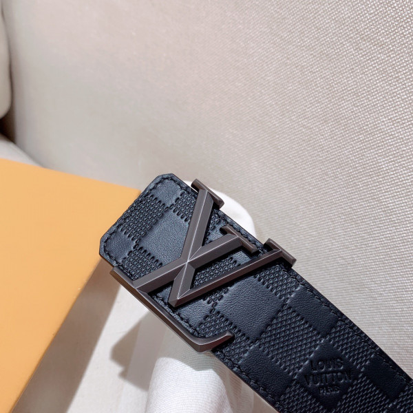 l0*is V*t0n belt