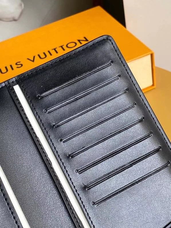 l0*is V*t0n brazza wallet