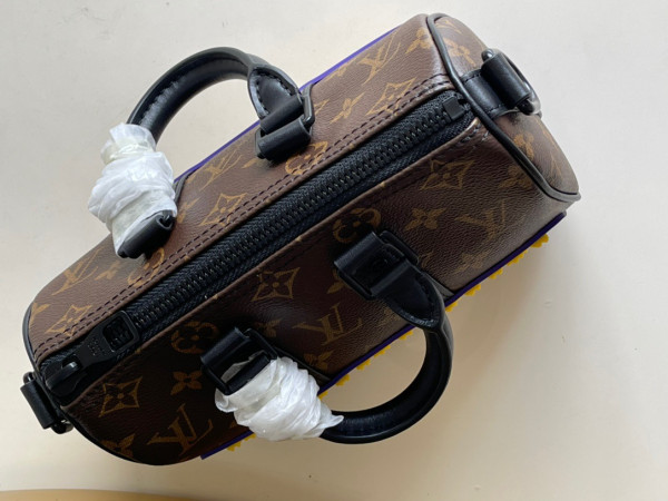 l0*is V*t0n keepall xs