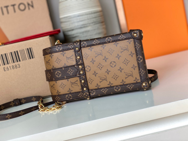 l0*is V*t0n vertical trunk pochette