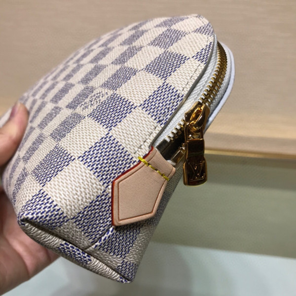 l0*is V*t0n cosmetic pouch gm