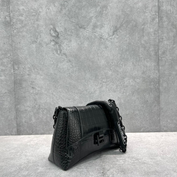 Ba*len*cia*ga downtown small shoulder bag with chain