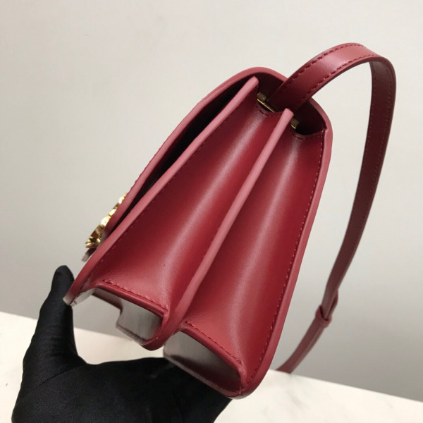 B**rry small tb bag