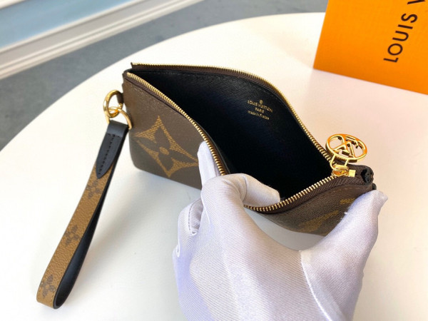 l0*is V*t0n monogram pouch