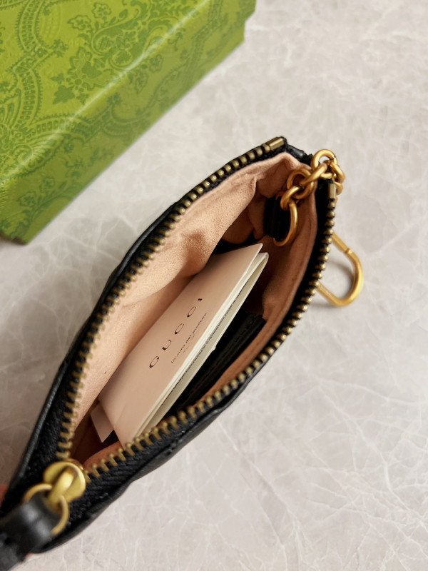 G*u*i gg marmont matelassé key case