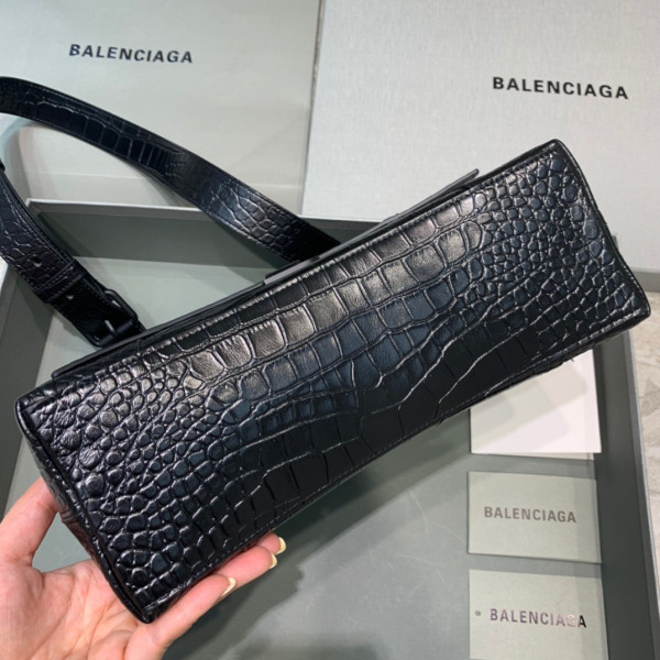 Ba*len*cia*ga downtown medium shoulder bag