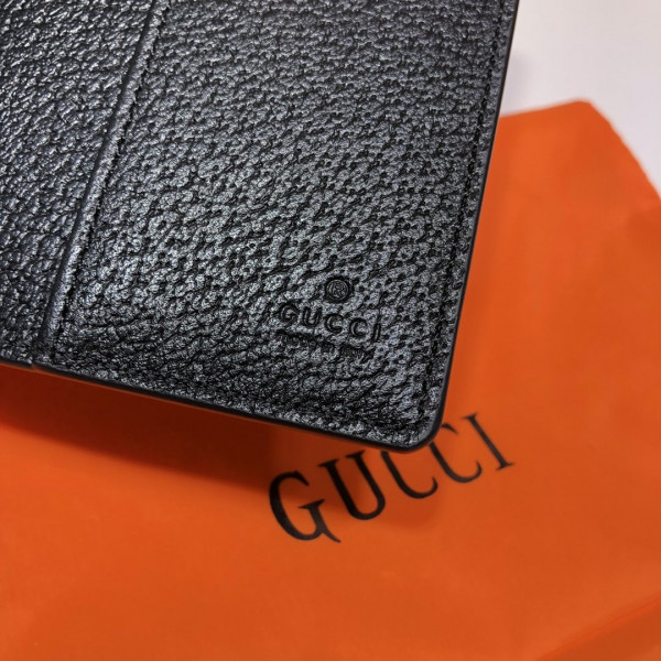 G*u*i off the grid passport case