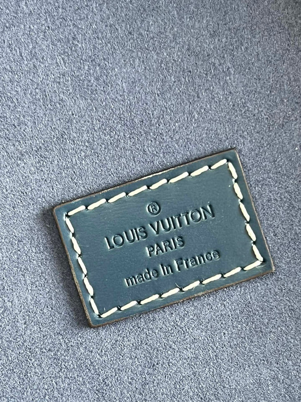l0*is V*t0n cannes