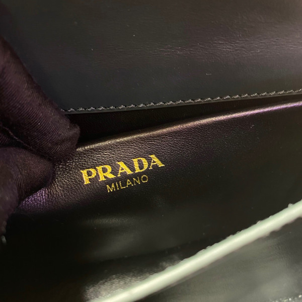 Pra*a symbole bag