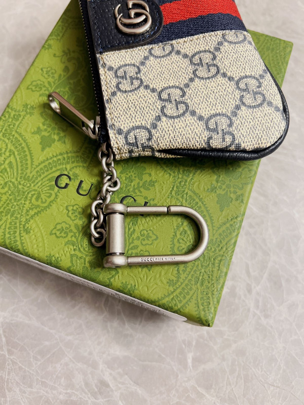 G*u*i gg marmont matelassé key case