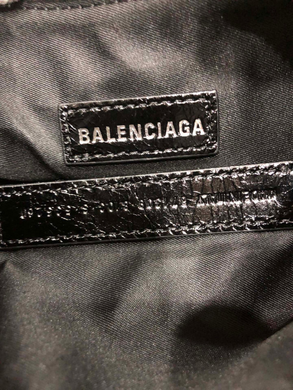Ba*len*cia*ga women