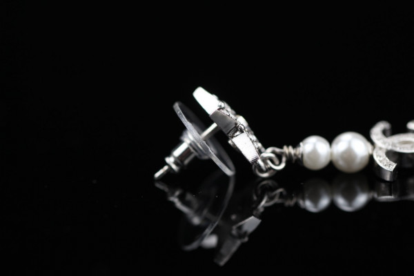 CL EARRINGS