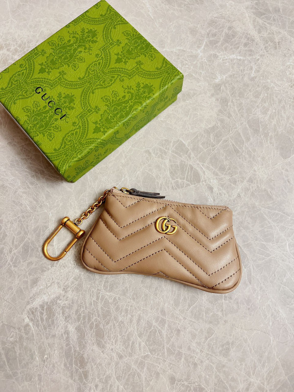 G*u*i gg marmont matelassé key case