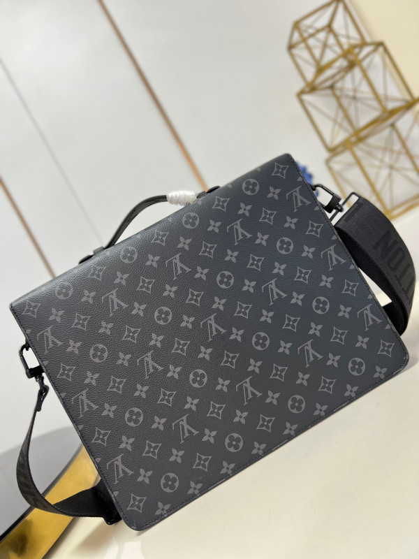 l0*is V*t0n s lock briefcase