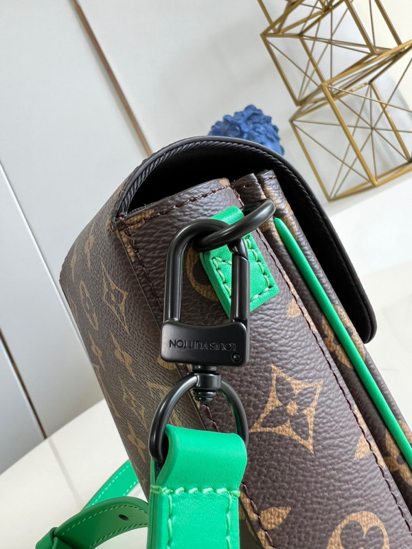 l0*is V*t0n s-lock vertical wearable wallet