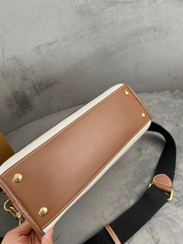 B**rry small pocket tote