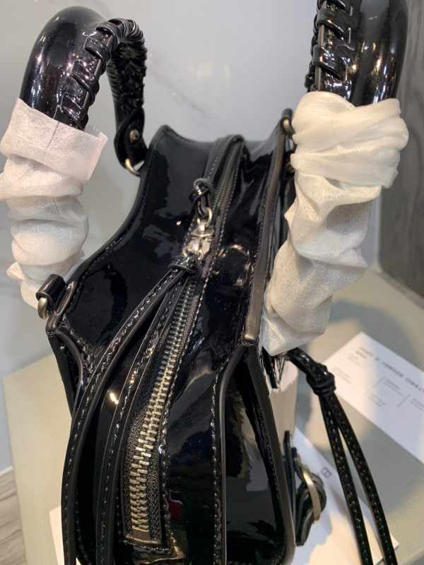 Ba*len*cia*ga neo classic mini top handle bag