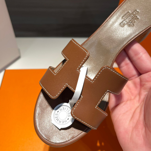 H**mes oasis sandal