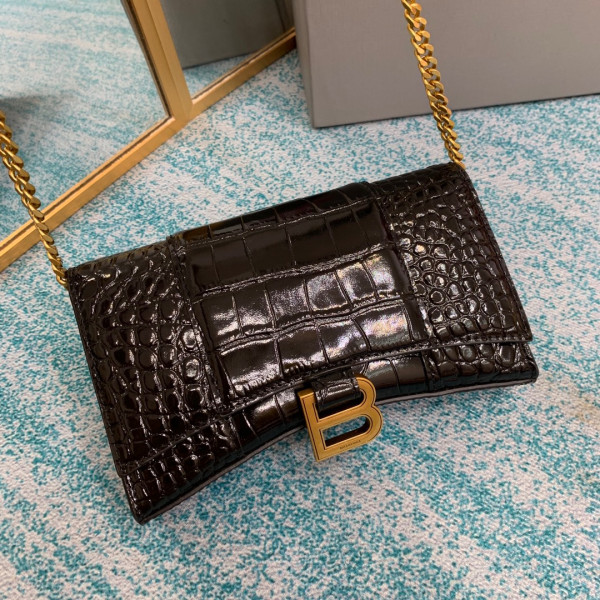 Ba*len*cia*ga hourglass wallet on chain