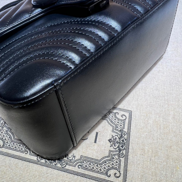 G*u*i gg marmont mini top handle bag