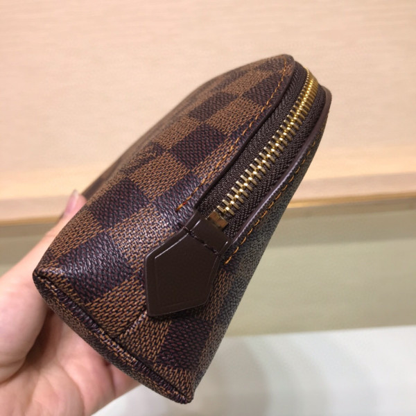 l0*is V*t0n cosmetic pouch gm