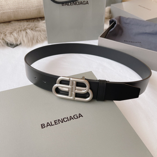 Ba*len*cia*ga belt