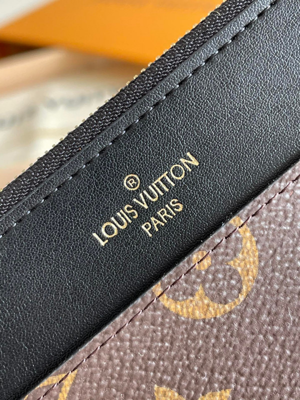 l0*is V*t0n slim purse