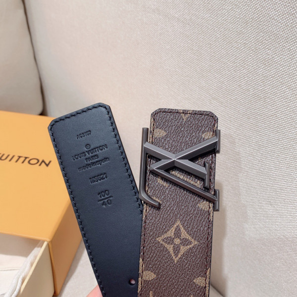 l0*is V*t0n belt