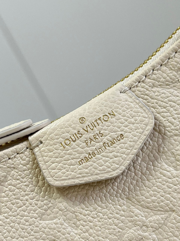 l0*is V*t0n easy pouch on strap