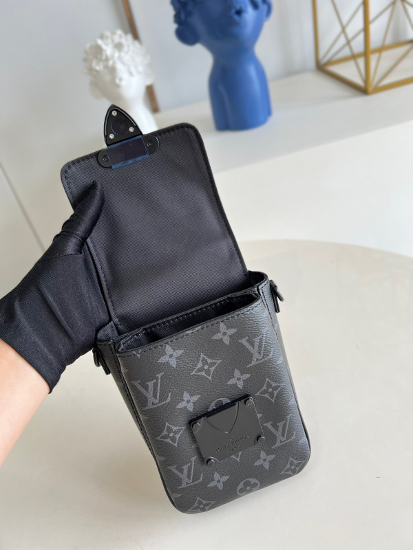 l0*is V*t0n s-lock vertical wearable wallet