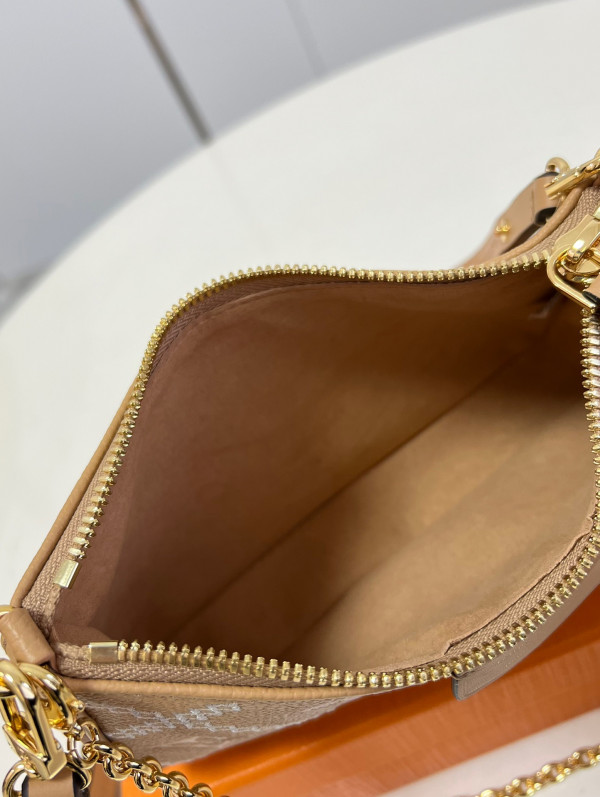 l0*is V*t0n easy pouch on strap