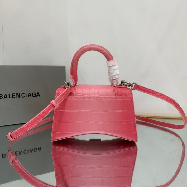 Ba*len*cia*ga hourglass