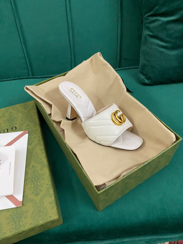 G*u*i double g slide sandal