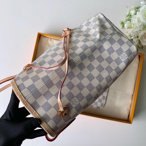 l0*is V*t0n neverfull  mm