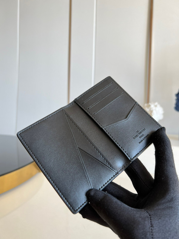 l0*is V*t0n pocket organizer