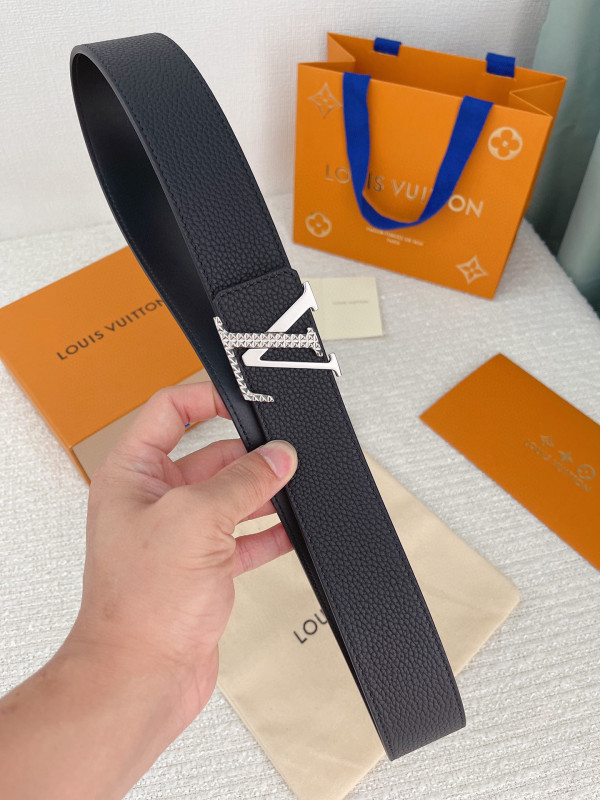 l0*is V*t0n belt