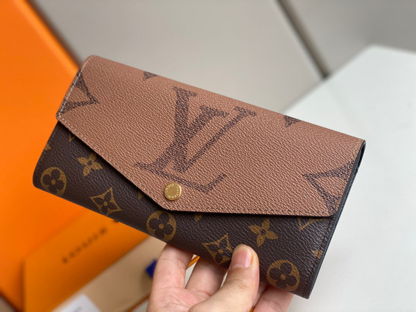 l0*is V*t0n sarah wallet